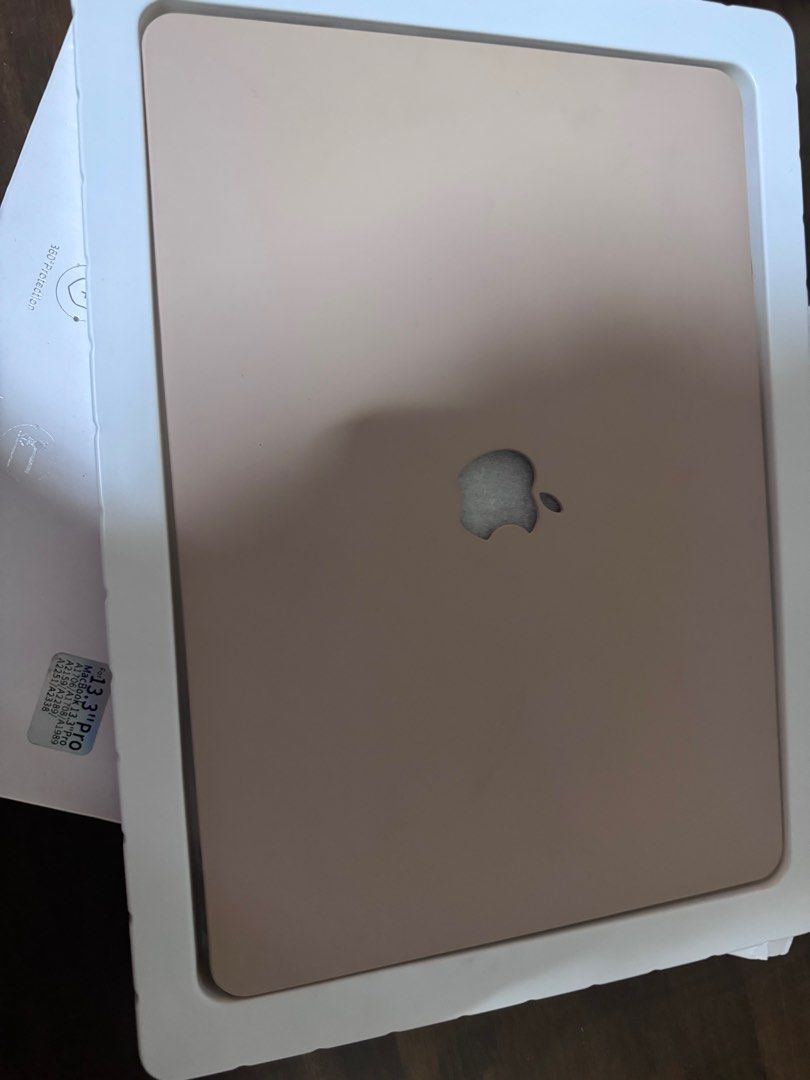 Apple MacBook Air 13.3 Pro laptop case (Category: Laptops & Notebooks) located in Manila. Submitted by decluterthings888 (Listing ID 1413151680, Image 2). Description: - Model: 13.3 Pro LAPTOP CASE.