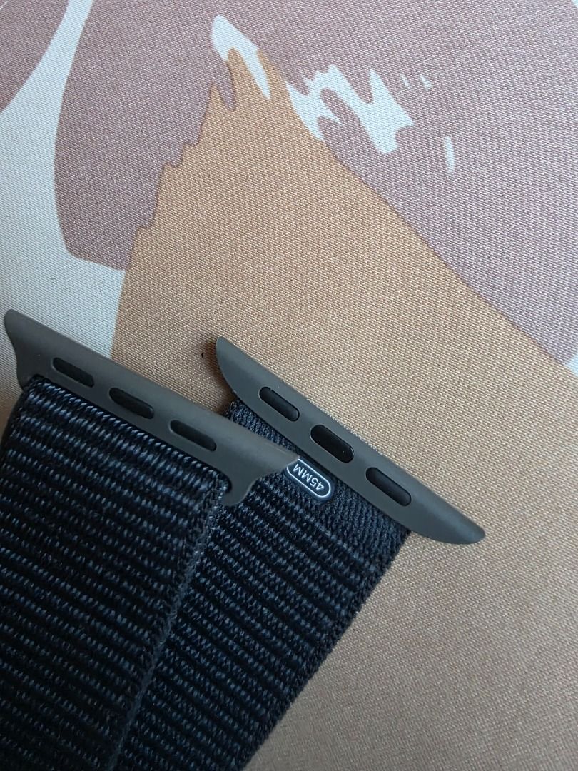 Apple Watch Band 42/45/ultra (Category: Wearables & Smart Watches) located in Davao. Submitted by akvtOS (Listing ID 1413038101, Image 2). Description: - Dark blue woven nylon band Brandnew and never been used. - Compatible all bigger lugs .
