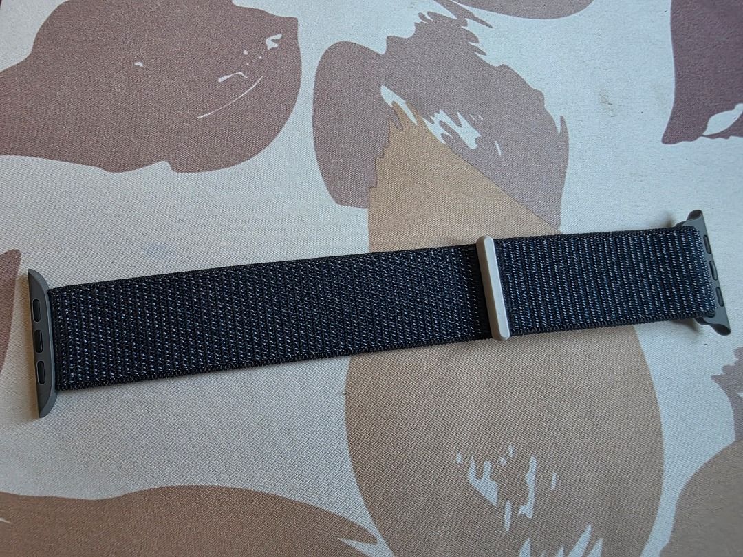 Apple Watch Band 42/45/ultra (Category: Wearables & Smart Watches) located in Davao. Submitted by akvtOS (Listing ID 1413038101, Image 1). Description: - Dark blue woven nylon band Brandnew and never been used. - Compatible all bigger lugs .