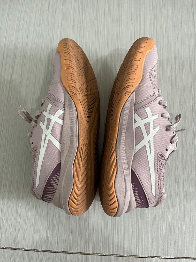 Asics Women's Shoes (Category: Sneakers) located in Manila. Submitted by kat42s (Listing ID 1413146001, Image 2). Description: - size is in men’s but this fits US 8 women. - perfect for tennis/padel/pickleball.