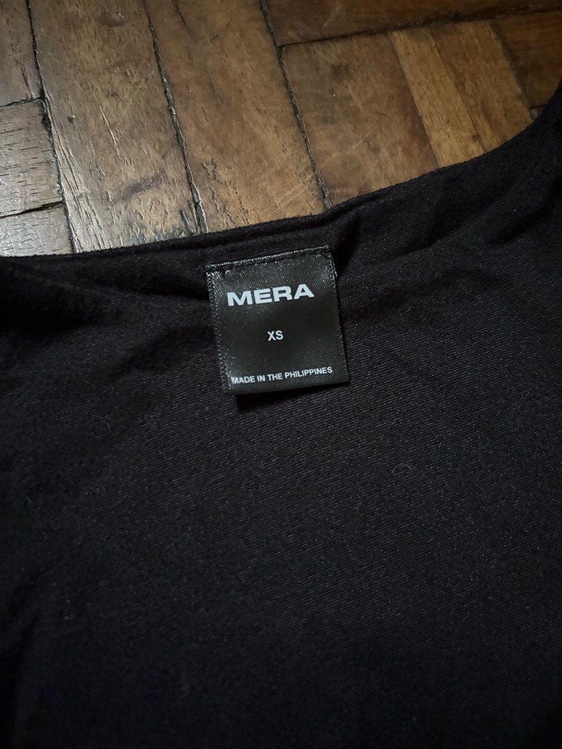 Basic Black Long Sleeves Top (Category: Longsleeves) located in Cainta. Submitted by cocaclutter (Listing ID 1413085430, Image 2). Description: - Fitted - Comfy and soft fabric Only accepting GCash payments. Dm for more details !.