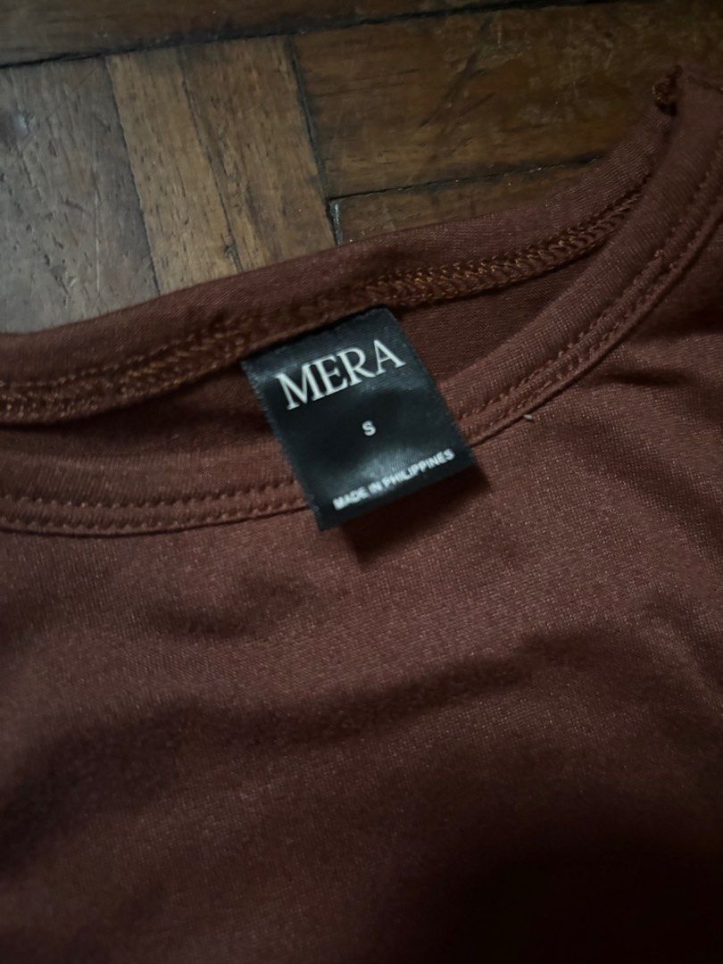 Basic Brown Fit T-Shirt | Mera (Category: Shirts) located in Cainta. Submitted by cocaclutter (Listing ID 1413082155, Image 2). Description: - Fitted - Easy to style - RFS: No longer use it Only accepting GCash payments. Dm for more details !.
