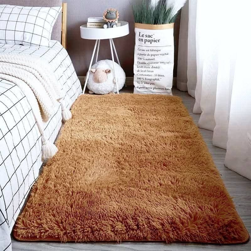 Bedside carpet (Category: Carpets, Mats & Flooring) located in Manila. Submitted by lyfrancois14 (Listing ID 1413088418, Image 2). Description: 80x160cm.