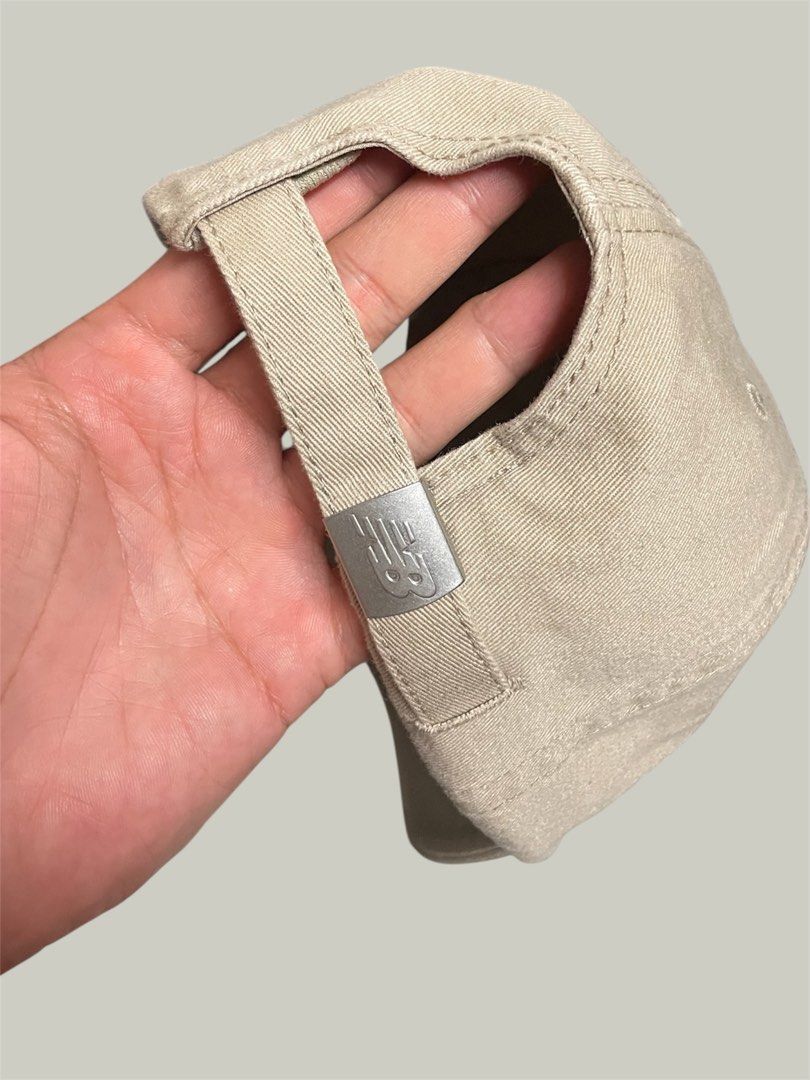 Cap (Category: Cap & Hats) located in Kota Kinabalu. Submitted by Arabellalans (Listing ID 1413208161, Image 3). Description: FOR SALE CAP NEW BALANCE CONDITION LIKE NEW BERMINAT PM.