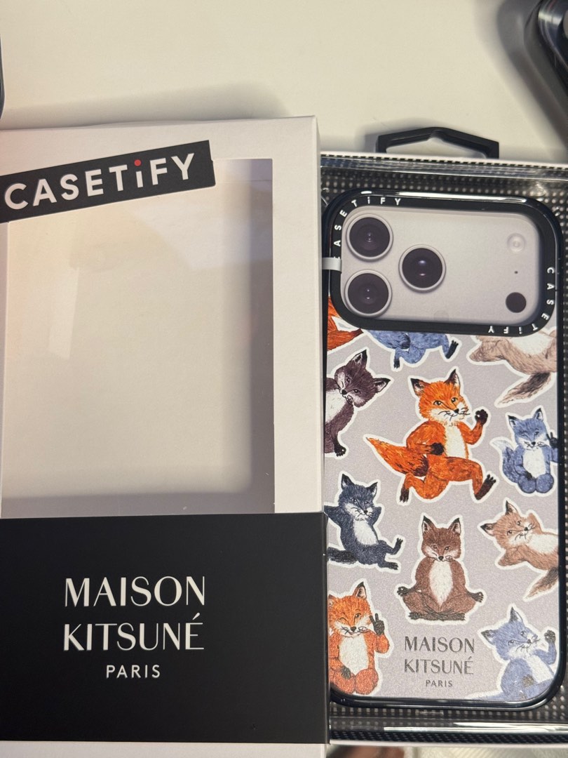 casetify_x_maison_kitsune_fox_