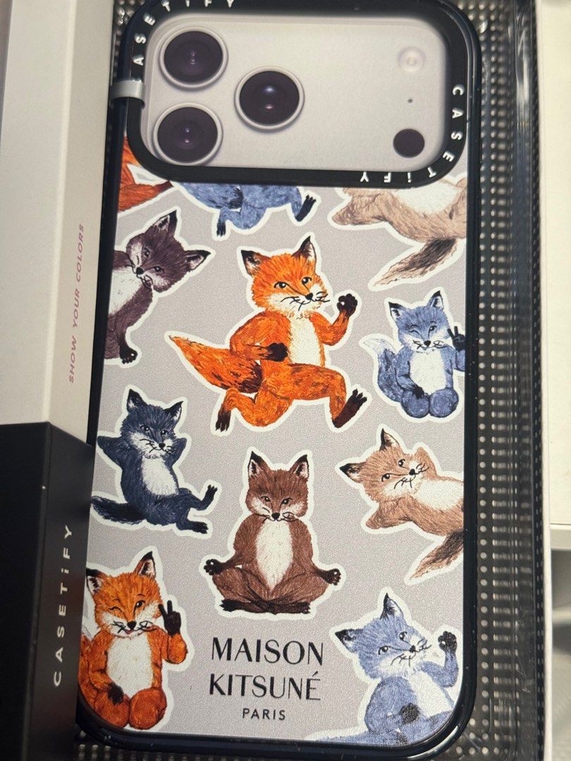 CASETIFY X Maison Kitsune Fox Medley Case iPhone 17 Pro Max, 手提