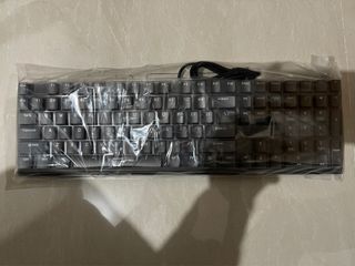 Mechanical Keyboard / 108 Keys / Custom-Built Keyboard / Cherry MX3.1 Architecture / Bluetooth / Wired