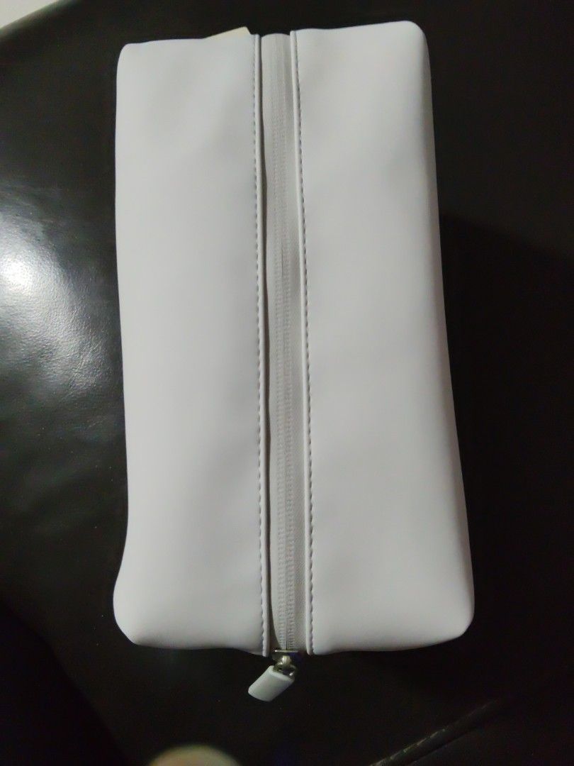 Combinations case rectangle type L (Category: Purses & Pouches) located in Singapore. Submitted by queen514 (Listing ID 1413059498, Image 2). Description: .