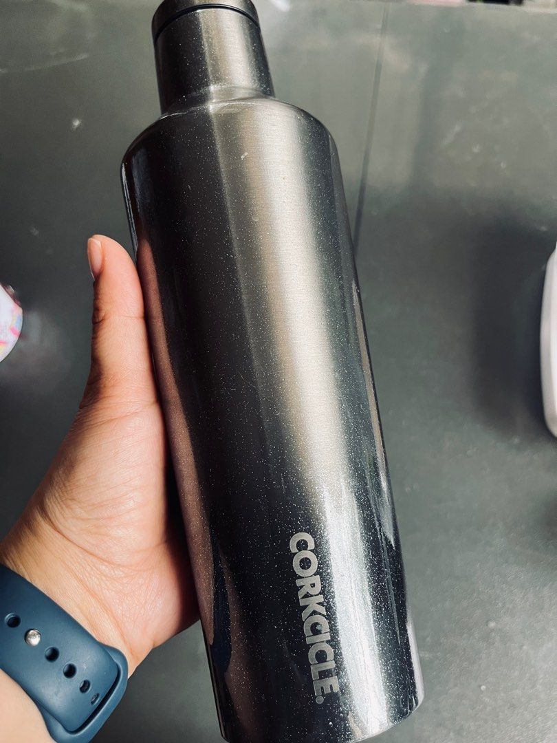 Corkcicle x Starbucks Tumbler (Category: Water Bottles & Tumblers) located in Manila. Submitted by royaljaydee (Listing ID 1413057231, Image 1). Description: - Starbucks x Corkcicle collaboration - Stylish metallic glittery finish - 16 fl oz / 473ml (473ml) capacity - Features a cap with the same metallic glittery finish - Starbucks logo present - Used for coffee onlu Rfs: received a new tumbler for xmas.