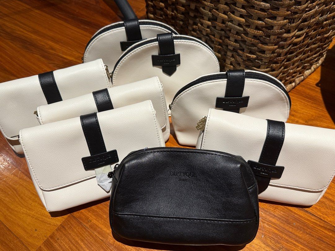 Diptyque set (Category: Fragrance & Deodorants) located in Mandaluyong City. Submitted by msgz08 (Listing ID 1413195282, Image 1). Description: White pouch - 7pcs available inclusions: Doson 10ml body lotion lip balm face lotion Black pouch - 1 pc inclusions: Philosykos 10ml body lotion lip balm face lotion .