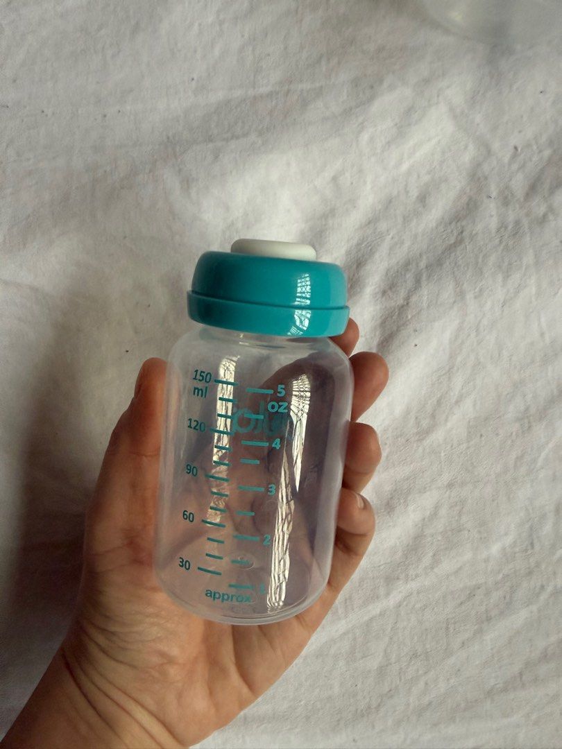 Dula and Philips Avent Breast Milk Storage Containers (Category: Breastfeeding & Bottle Feeding) located in Manila. Submitted by brill.corner (Listing ID 1413203795, Image 3). Description: Selling as a bundle: 1️⃣ Dula Standard Neck Breastmilk Storage Bottles – 5oz (4pcs) Lightly used Bought for ₱295 2️⃣ Philips AVENT Breast Milk Storage Cups & Lids – 5-pack Only 2 used lightly Bought for ₱403 All items are in excellent condition and clean. Pleas
