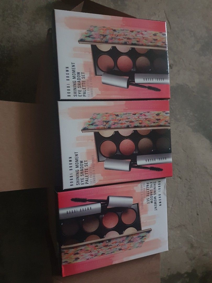 Eyeshadow Palette Set (Category: Makeup) located in Pugo. Submitted by abshopfinity (Listing ID 1411018178, Image 2). Description: .