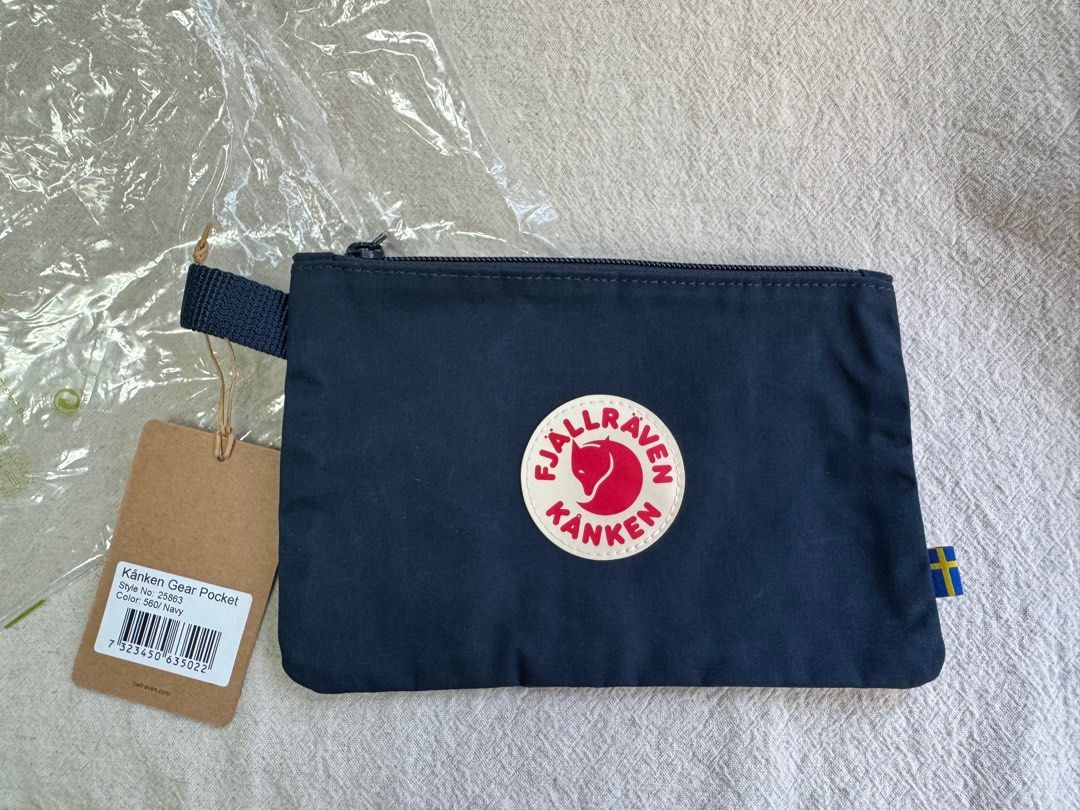 Fjallraven Kanken Gear Pocket, 女裝, 手袋及銀包, 銀包、卡片套- Carousell