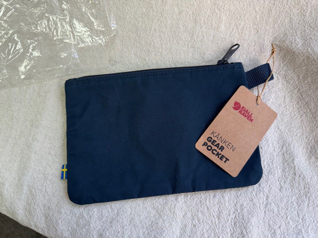 Fjallraven Kanken Gear Pocket, 女裝, 手袋及銀包, 銀包、卡片套- Carousell