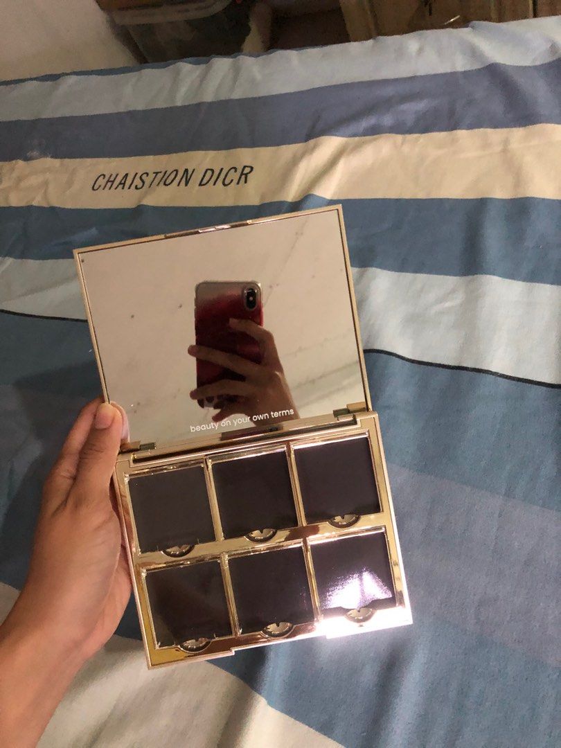 GRWM 6 Pan Pallet in Saffron (Red) (Category: Makeup) located in Santa Maria. Submitted by iheartbags.ph (Listing ID 1413218141, Image 2). Description: - brand new - bought last dec 27 - mirror plastic is already removed - used once at home only Selling for 580, original price is 650. Selling low so someone could use it. Realized that it's too big as my touch up make up. Plus points, squad cosmetics magnetic pans can fit to it. .