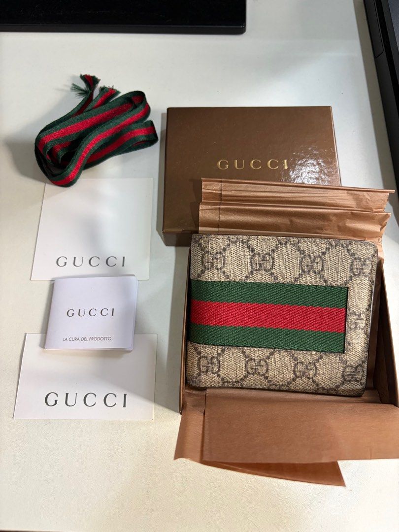 Gucci Wallet - Men (Category: Luxury Bags & Wallets) located in Taguig. Submitted by plmae (Listing ID 1413085162, Image 2). Description: .