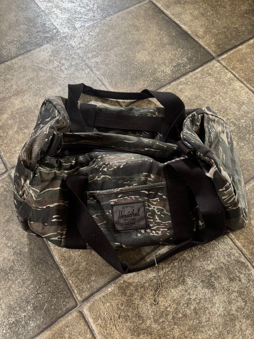 Herschel Supply Co. Duffle Bag (Category: Sling Bags) located in Pasig City. Submitted by denisecerda1221 (Listing ID 1413068352, Image 1). Description: RFS: cleaning out my closet. PLEASE READ CAREFULLY Delivery fee c/o buyer and WILL BE THE ONE TO ARRANGE shipping via grab/lalamove/gogoexpress or LBC/J&T for provincial. I won’t allow buyers who make excuses to ask me to arrange shipping for them..