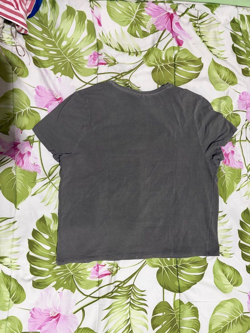 H&M Dark Green Fitted Shirt (Category: Shirts) located in Dumaguete. Submitted by fuggler25 (Listing ID 1413189425, Image 2). Description: -SF paid by buyer MOP: BPI bank transfer, GCash, cash for meet-ups only .