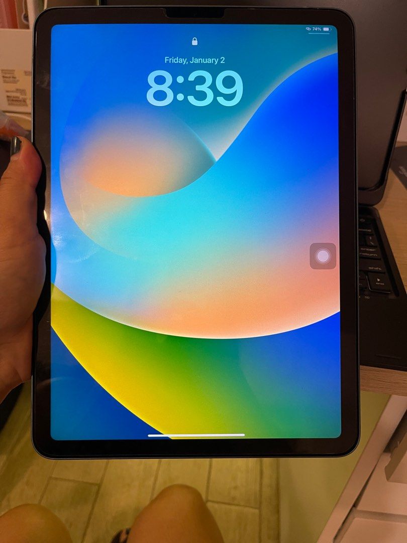 Ipad Air 5th gen 64 gb (Category: iPad) located in Makati City. Submitted by xiaoberry14 (Listing ID 1413161525, Image 2). Description: Ipad Air 5th Gen Space Gray 64gb With protective film Makinis pa, no cracks RFS: upgrade Inclusions: -Goojodoq case with keyboard (worth 2000) -Goojodoq pencil with extra tip and pencil holder -extra protective case -cord Slightly negotiable for sure buyers.