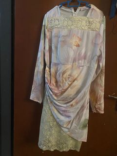 (Category: ) located in . Submitted by frommywardrobeeee (Listing ID 1413085111, Image 1). Description: .