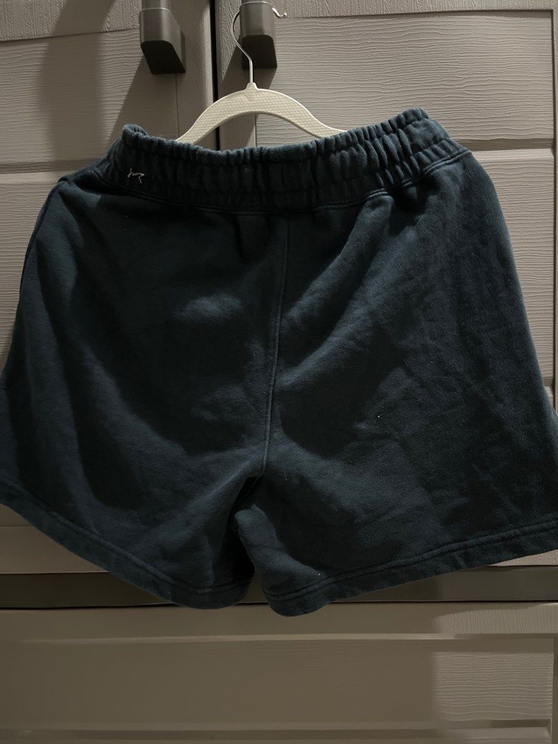 Jordan Loose Fit Shorts (Category: Shorts) located in Valenzuela. Submitted by gengen13 (Listing ID 1413188229, Image 3). Description: - Dark blue Jordan shorts - Features the iconic Jordan logo - Elastic waistband with drawstring for a comfortable fit - Loose fit design - Made in China No visible issue Preloved item. Pls manage ur expecation Dimes : W 13 L 15 Pls pm for more details.