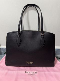 (Category: ) located in . Submitted by _clearmywardrobe (Listing ID 1413062942, Image 1). Description: .
