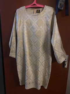 (Category: ) located in . Submitted by frommywardrobeeee (Listing ID 1413085269, Image 1). Description: .