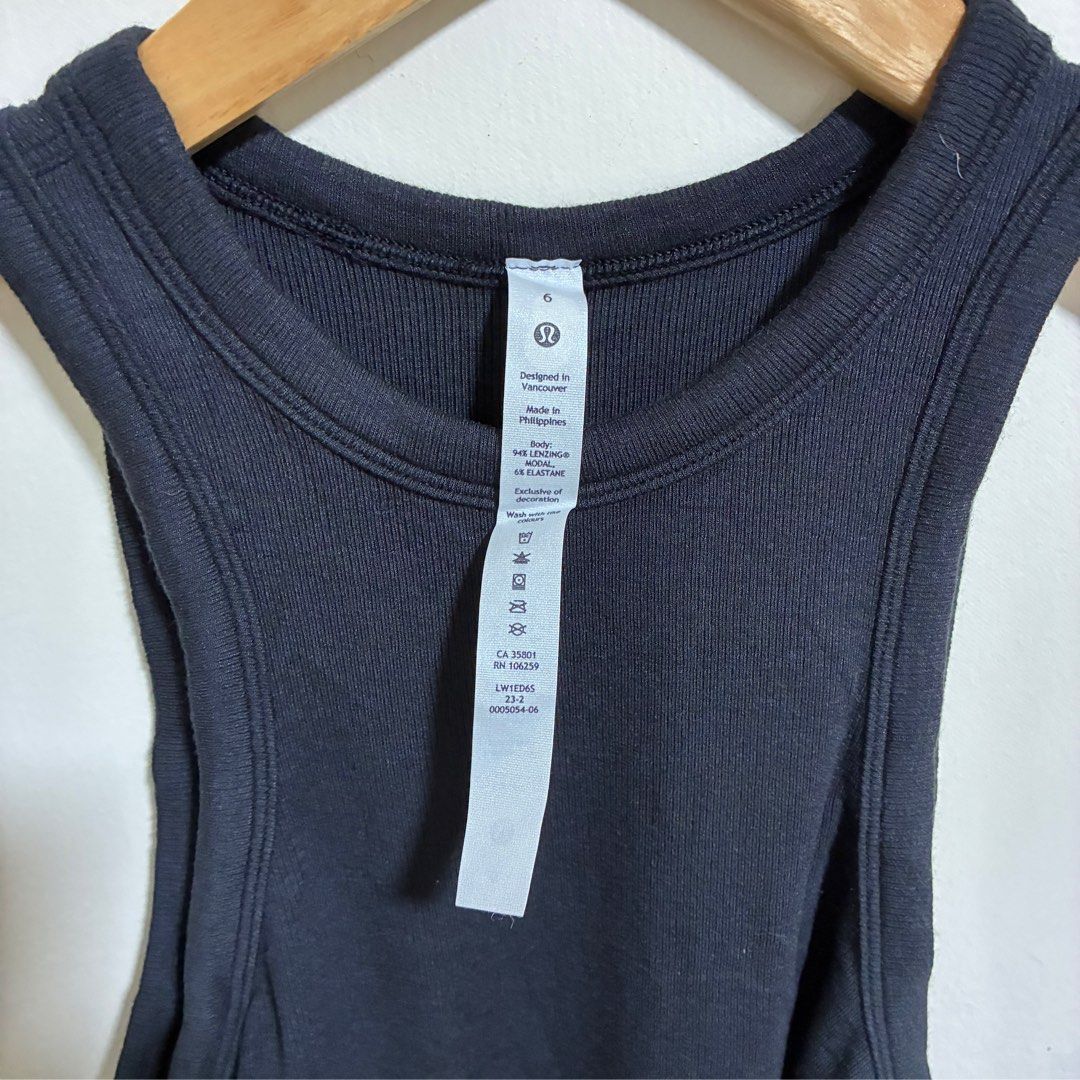 Lululemon Hold Tight Cropped Tank (Category: Sleeveless) located in Cabuyao City. Submitted by fffrag (Listing ID 1413139902, Image 3). Description: Lululemon Hold Tight Cropped Tank Measurements Length: 15.5" Width: 14" ₱880 shipped.