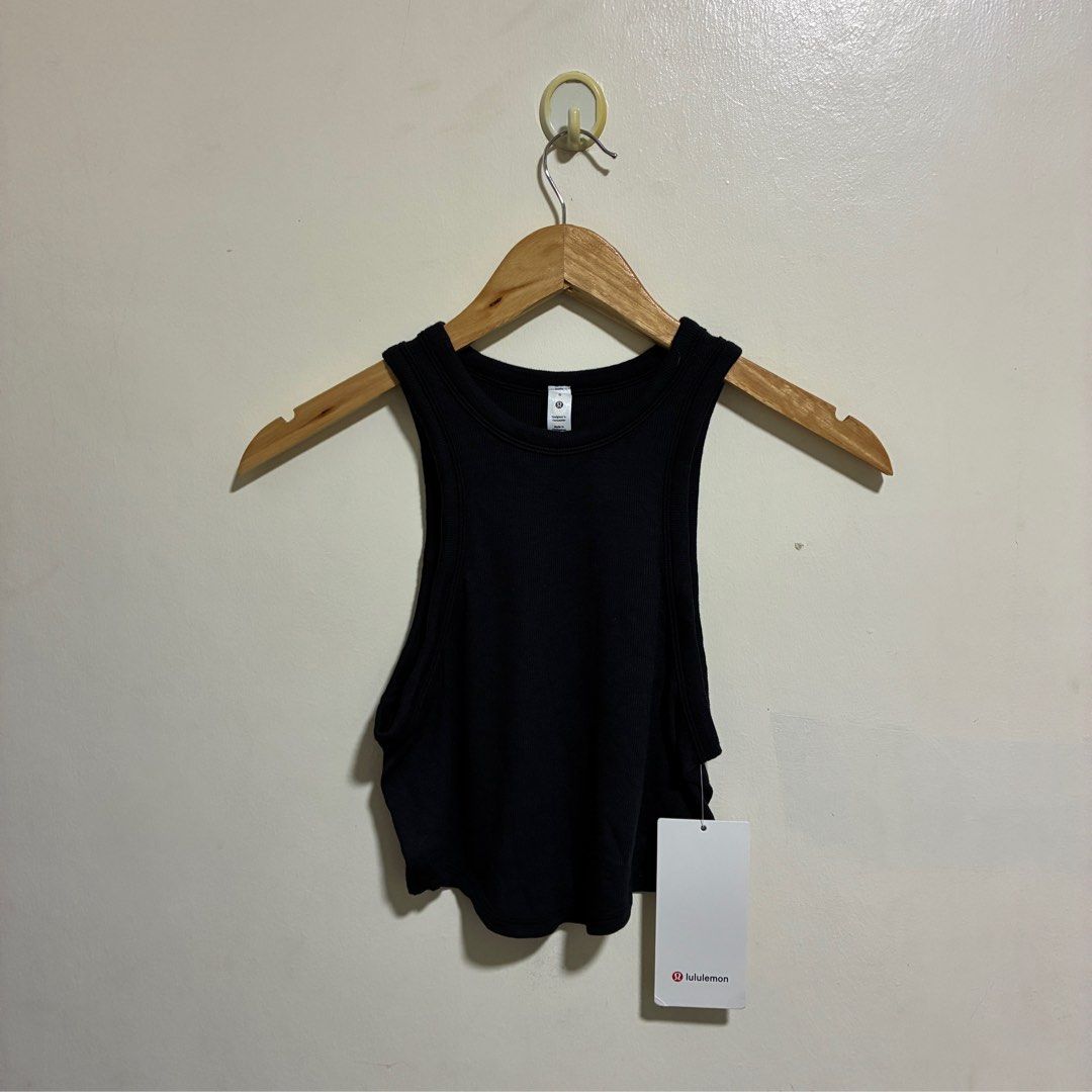 Lululemon Hold Tight Cropped Tank (Category: Sleeveless) located in Cabuyao City. Submitted by fffrag (Listing ID 1413139902, Image 2). Description: Lululemon Hold Tight Cropped Tank Measurements Length: 15.5" Width: 14" ₱880 shipped.