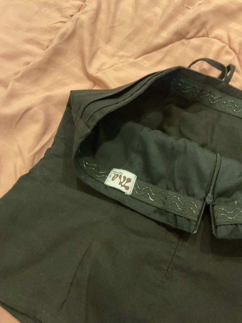 Miu The Label - Tiki Top Black (M) (Category: Sleeveless) located in Muntinlupa City. Submitted by soooph (Listing ID 1413097028, Image 3). Description: Miu The Label - Tiki Top Black (M) 📍Muntinlupa rfs: lost weight, too big on me.