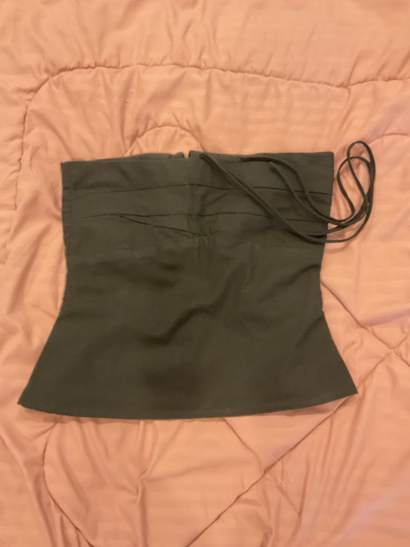 Miu The Label - Tiki Top Black (M) (Category: Sleeveless) located in Muntinlupa City. Submitted by soooph (Listing ID 1413097028, Image 1). Description: Miu The Label - Tiki Top Black (M) 📍Muntinlupa rfs: lost weight, too big on me.