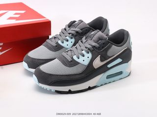 (Category: ) located in . Submitted by outlet_sneakers_shop (Listing ID 1413145131, Image 1). Description: .