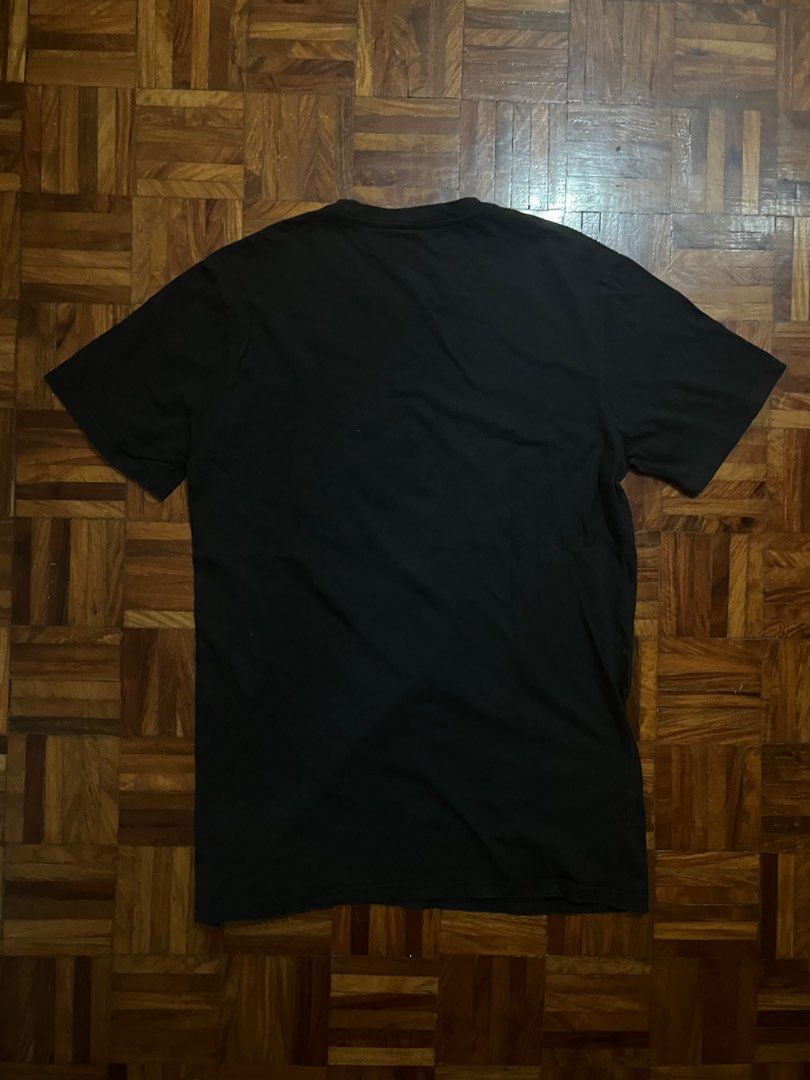 Oakley Shirt (Category: Tshirts & Polo Shirts ) located in Paranaque City. Submitted by esotericgarbage_ (Listing ID 1413145500, Image 3). Description: 19x29.5.