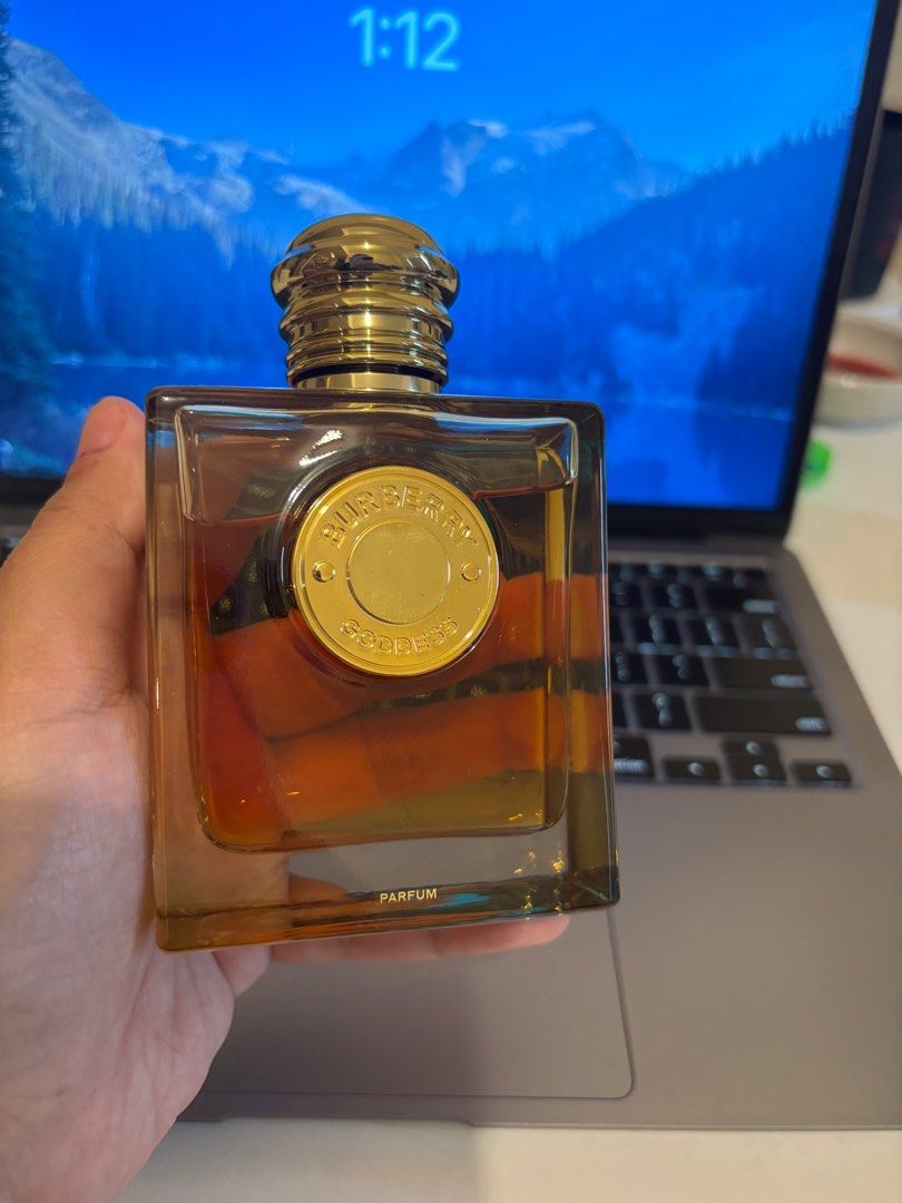 Original Burberry Goddess Parfum 100ml (Category: Fragrance & Deodorants) located in Paranaque City. Submitted by declutterqueeen (Listing ID 1413072996, Image 2). Description: Original Burberry Goddess Parfum Natural spray vaporisateur New burberry scent released in August 2025 Purchased in the US last Nov 2025 Rfs: decluttering.