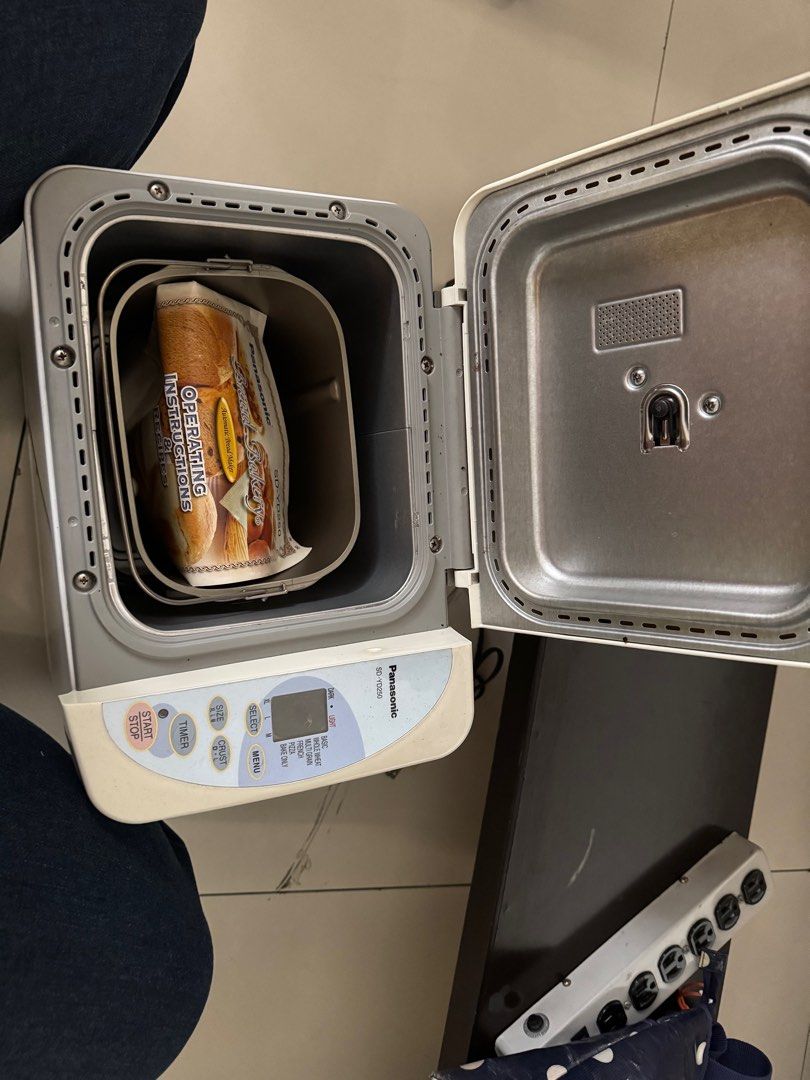 Panasonic SD-YD250 Bread Maker (Category: Bakeware) located in Quezon City. Submitted by vsaint (Listing ID 1413131627, Image 3). Description: Panasonic SD-YD250 Bread Maker used once only. Rfs- No time to bake. No box but with manual .