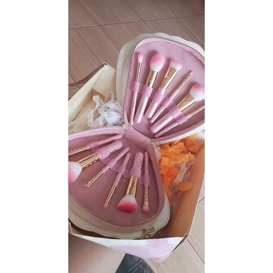 Pretty Dolls Mermaid Makeup Brush Set (Category: Makeup) located in Tagaytay City. Submitted by bjn25 (Listing ID 1413107091, Image 2). Description: - Pretty Dolls makeup brush set - Includes a variety of brushes - Comes with a pink carrying case - Pink handles with gold accents - Complete and ready to use - Ideal for beginners and makeup enthusiasts 🤍 ALL ads are updated, item is available unless its marked RESERVED or SOLD. ❌ Drop reasonable o