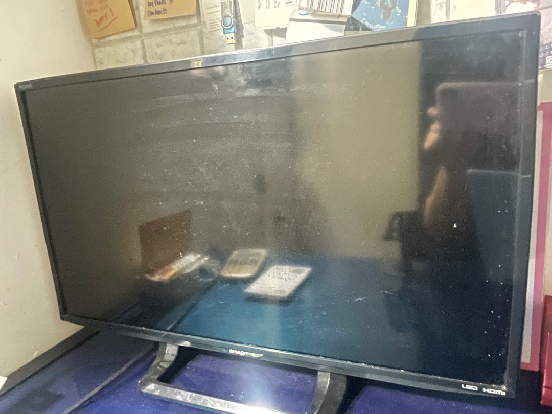 Sharp LED Backlight TV LC-24LE175M (Category: TV) located in Taytay. Submitted by meananorma (Listing ID 1413043436, Image 1). Description: - Sharp LED Backlight TV - Model: LC-24LE175M - Black frame and stand - Working condition - Power: 110-240V~50/60 Hz, 35W.