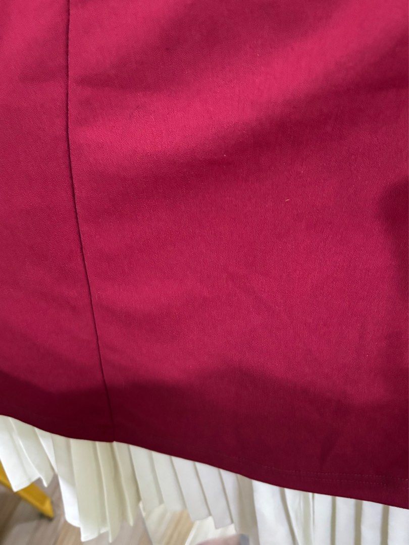 Shein 3XL Pleated Dress (Category: Dresses) located in Calasiao. Submitted by tkvely16 (Listing ID 1413052917, Image 3). Description: - Burgundy top with a flattering square neckline - Elegant cream-colored pleated skirt - Convenient back zipper closure - Comfortable size 3XL - Soft white inner lining - Unique layered design with tulle-like material for added volume MOP: GCASH only MOD: J&T (sf shouldered by buyer).