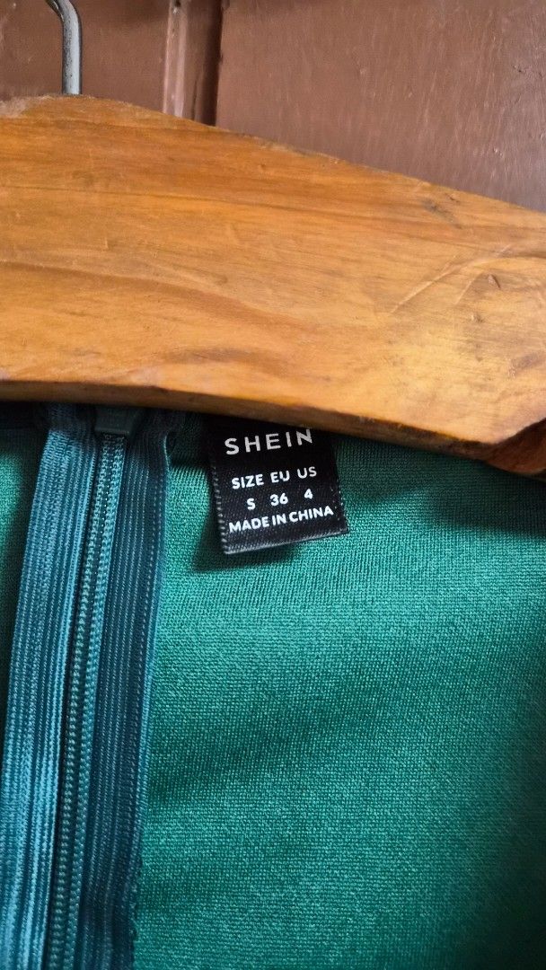 SHEIN Green Sequin Dress (Category: Dresses) located in Bulacan. Submitted by getclaud (Listing ID 1413147284, Image 2). Description: Brand: Shein Cocktail dress Never used!!! Mesh sleeves Sparkly skirt Small on tag but fits semi large Non stretch P250.00.