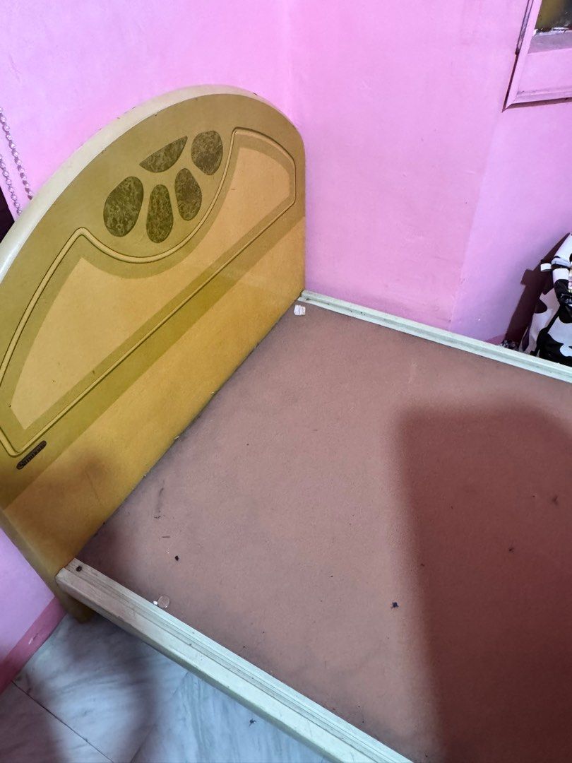 Single Bed Frame with Mattress (Category: Bed Frames & Mattresses) located in Bulacan. Submitted by henlooo03 (Listing ID 1412697528, Image 3). Description: From Japan Surplus Feel free to haggle Pm me for more photos.