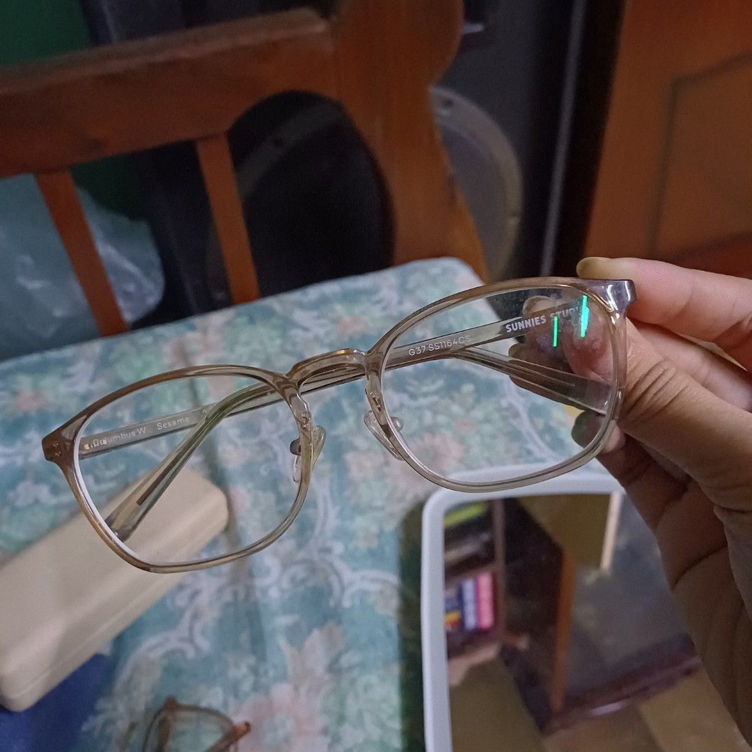 Sunway Studios Eyeglasses DEX AND COLUMBUS WIDE (Category: Sunglasses & Eyewear) located in Calamba. Submitted by claier_ (Listing ID 1413115685, Image 3). Description: Replaceable lense from sunnies dex and columbus wide 550 each jnt and lbc mod .