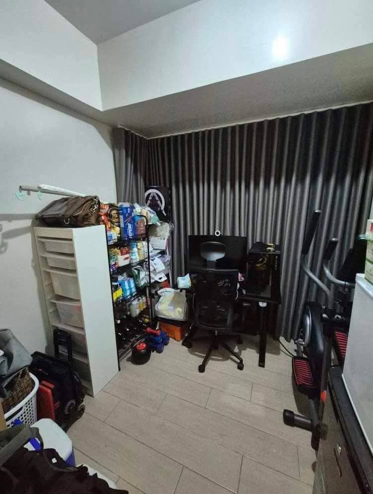 THE FLORENCE at MCKINLEY HILL (Category: Apartments & Condos) located in Mandaluyong City. Submitted by polkadots9999 (Listing ID 1413102186, Image 3). Description: The Florence at Mckinley Hill Located in Mckinley Hill, Fort Bonifacio, Taguig Part of the Bonifacio Capital District Near Forbes Park (15 min drive) Three Bedrooms (95+ sqm) With Staff quarters Walking distance to: Venice Grand Mall (2 min walk) Embassies Nearby within 5km radius: Em