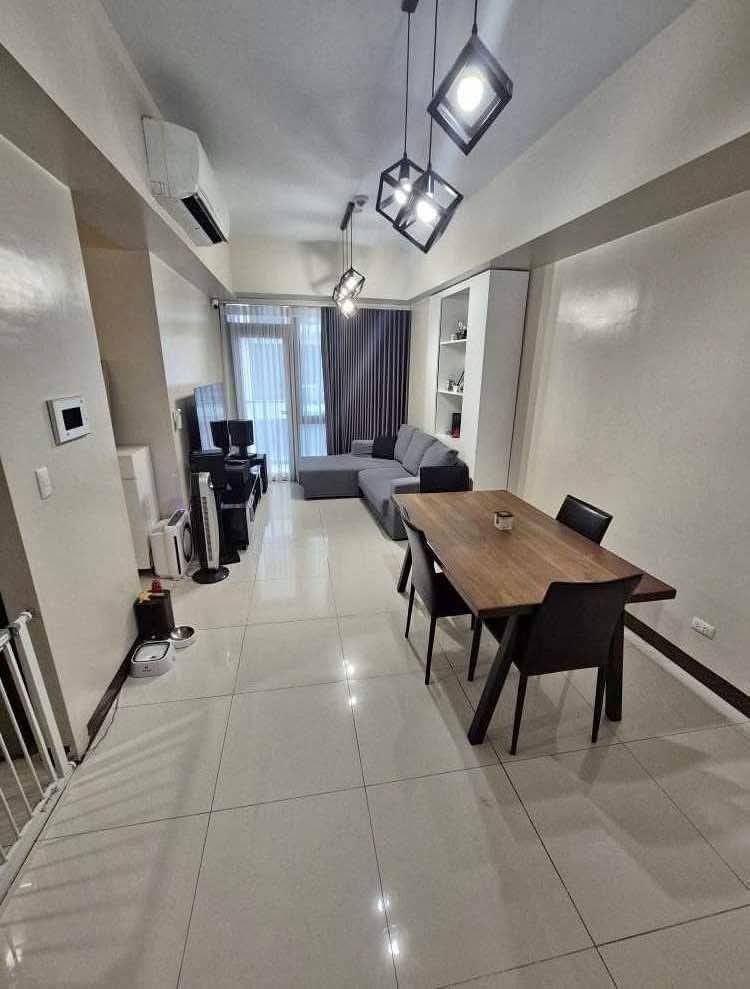 THE FLORENCE at MCKINLEY HILL (Category: Apartments & Condos) located in Mandaluyong City. Submitted by polkadots9999 (Listing ID 1413102186, Image 2). Description: The Florence at Mckinley Hill Located in Mckinley Hill, Fort Bonifacio, Taguig Part of the Bonifacio Capital District Near Forbes Park (15 min drive) Three Bedrooms (95+ sqm) With Staff quarters Walking distance to: Venice Grand Mall (2 min walk) Embassies Nearby within 5km radius: Em