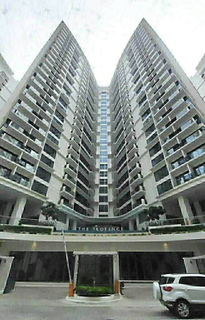 THE FLORENCE at MCKINLEY HILL (Category: Apartments & Condos) located in Mandaluyong City. Submitted by polkadots9999 (Listing ID 1413102186, Image 1). Description: The Florence at Mckinley Hill Located in Mckinley Hill, Fort Bonifacio, Taguig Part of the Bonifacio Capital District Near Forbes Park (15 min drive) Three Bedrooms (95+ sqm) With Staff quarters Walking distance to: Venice Grand Mall (2 min walk) Embassies Nearby within 5km radius: Em
