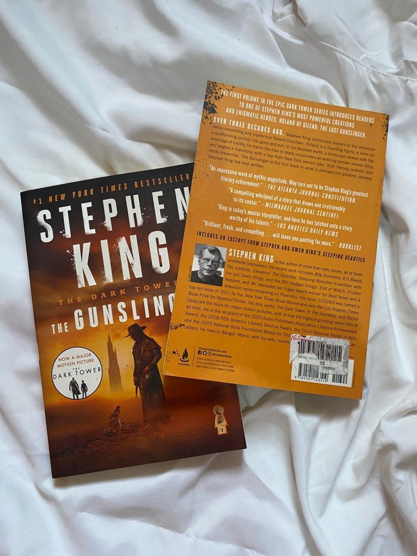 The Gunslinger: The Dark Tower I by Stephen King (Category: Storybooks) located in Quezon City. Submitted by declutter.repsaj (Listing ID 1413147003, Image 2). Description: 📍 Doña Josefa, Quezon City - Brand New - never read - bought from nbs.