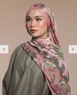(Category: ) located in . Submitted by sweetsecondfinds (Listing ID 1413187388, Image 1). Description: .