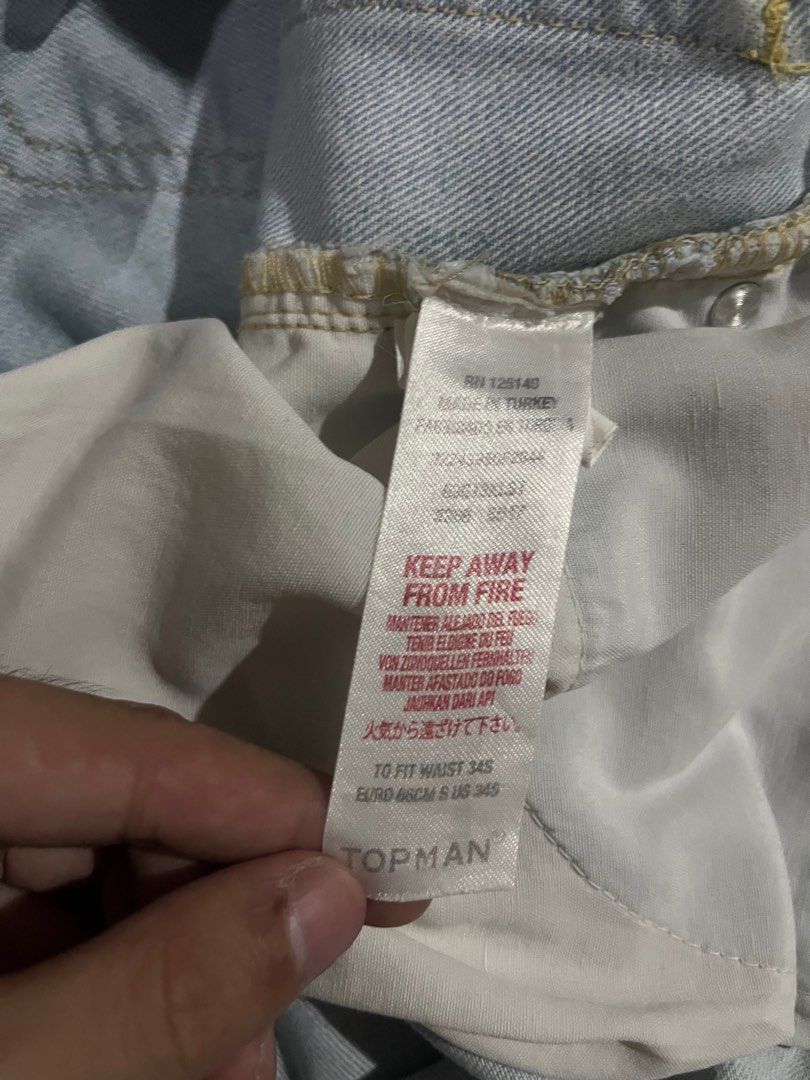 Topman Standard Light Wash Jeans (Category: Jeans) located in Bacoor. Submitted by pastforward.ph (Listing ID 1413130979, Image 3). Description: Well used.