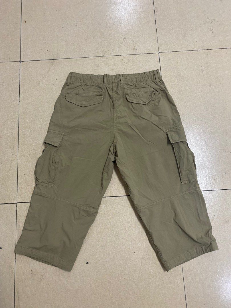 Uniqlo Cargo Shorts Khaki (Category: Shorts) located in San Jose del Monte. Submitted by stacezy (Listing ID 1413152791, Image 2). Description: Uniqlo Cargo Shorts Khaki Waist - 33 Inch Length - 29 Inch PHP185 + Shipping Fee Color may vary due to lighting .