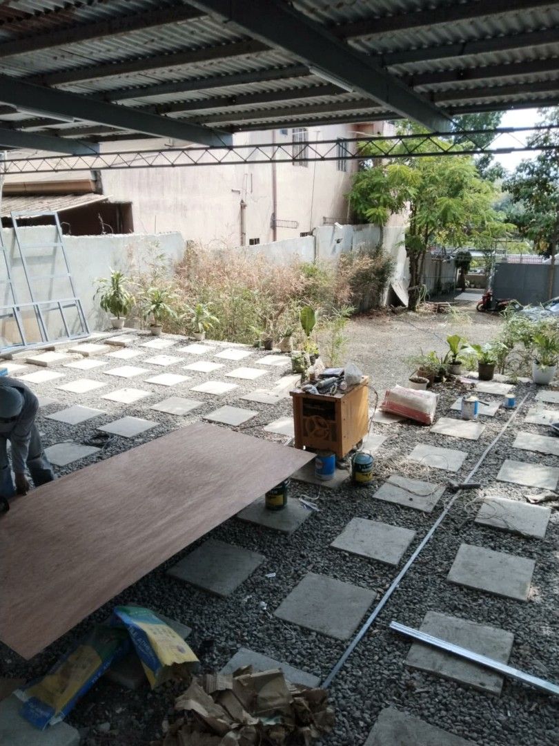 RUSH! 630 sqm. Lot with structure (Category: House & Lot) located in San Jose del Monte. Submitted by olxph_956718481 (Listing ID 1416716533, Image 2). Description: For sale is a 638 sqm located at San Jose Del monte. Structure: 3 door apartment Ideal for leasing, commercial bldg, carwash etc. PM for price.