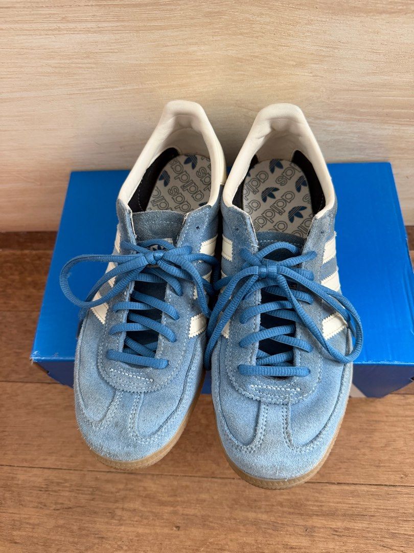 Adidas Handball Spezial Blue (LAST PRICE) (Category: Sneakers) located in Cavite. Submitted by grazielaa (Listing ID 1416673254, Image 2). Description: - Adidas Handball Spezial - Size: US 7.5, UK 7, EUR 40 - Gum sole - Includes original box - Extra pair of laces (unused) - Color in person may vary from the photos based on the lighting Original Price: 5,300 RFS: decluttering MOP: Gcash & BDO Don’t hesitate to message me if you have any questions.